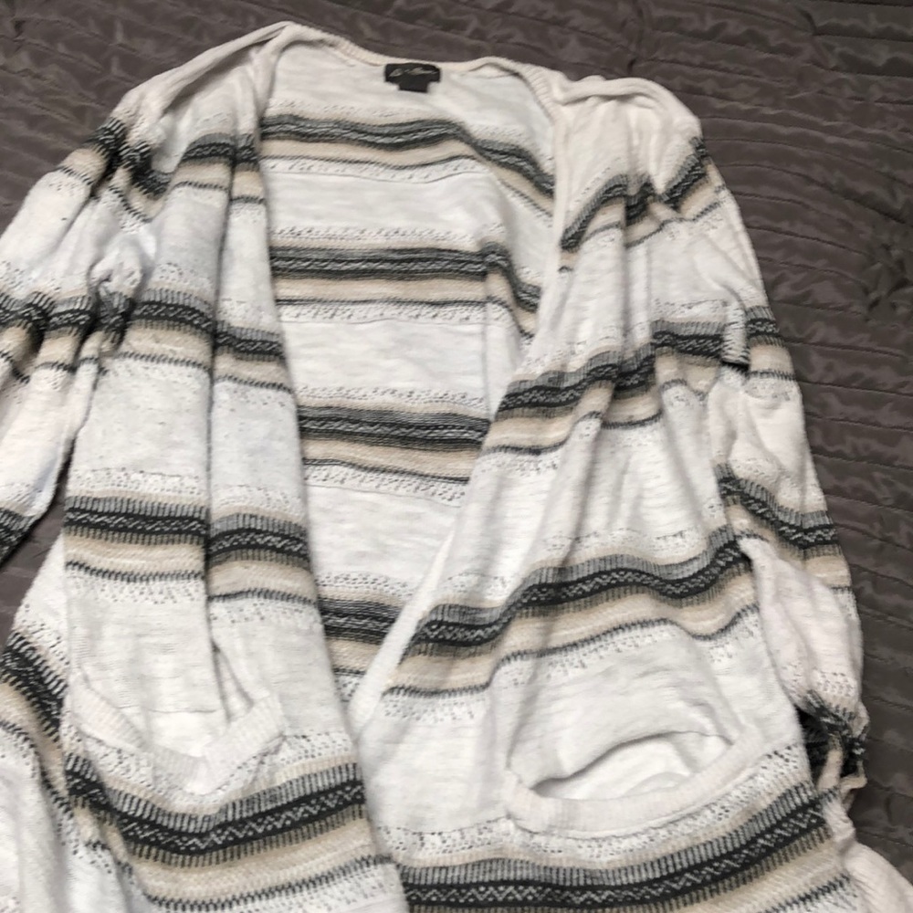 XL Eddie Bauer cardigan tan, white, olive green
